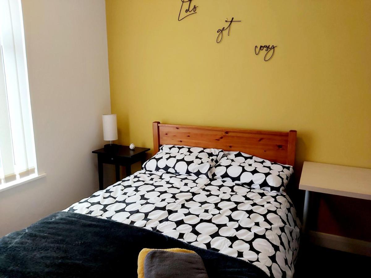 Comfy 4 Bed Home Away From Home Coventry Eksteriør billede